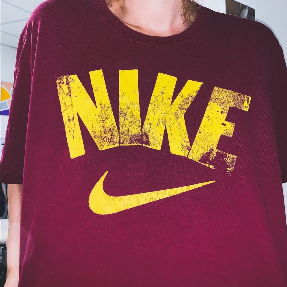 cropped faded nike tee oversized!!